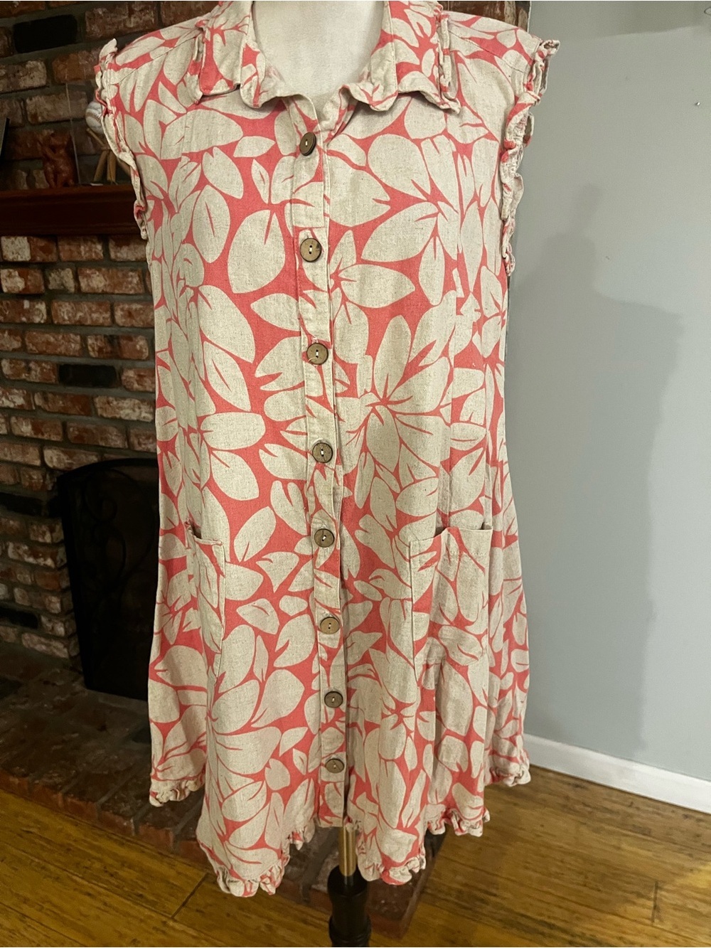 Uncle Frank$158 PTP 22 Coral and Cream Floral Button-Front Shift Dress .